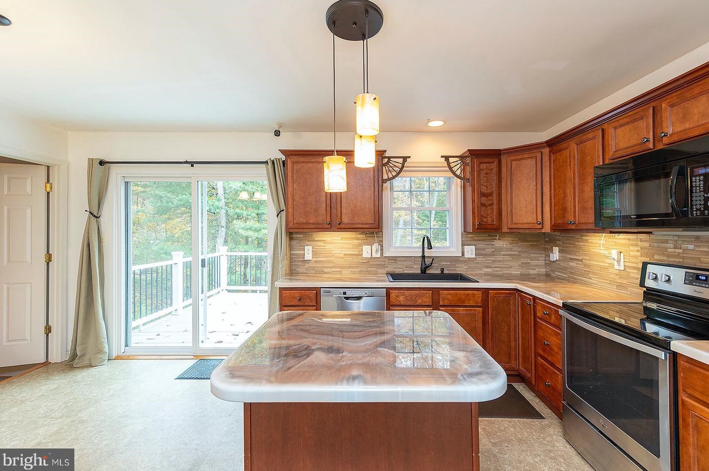 47 Willow Rd, Front Royal VA  22630-8984 exterior