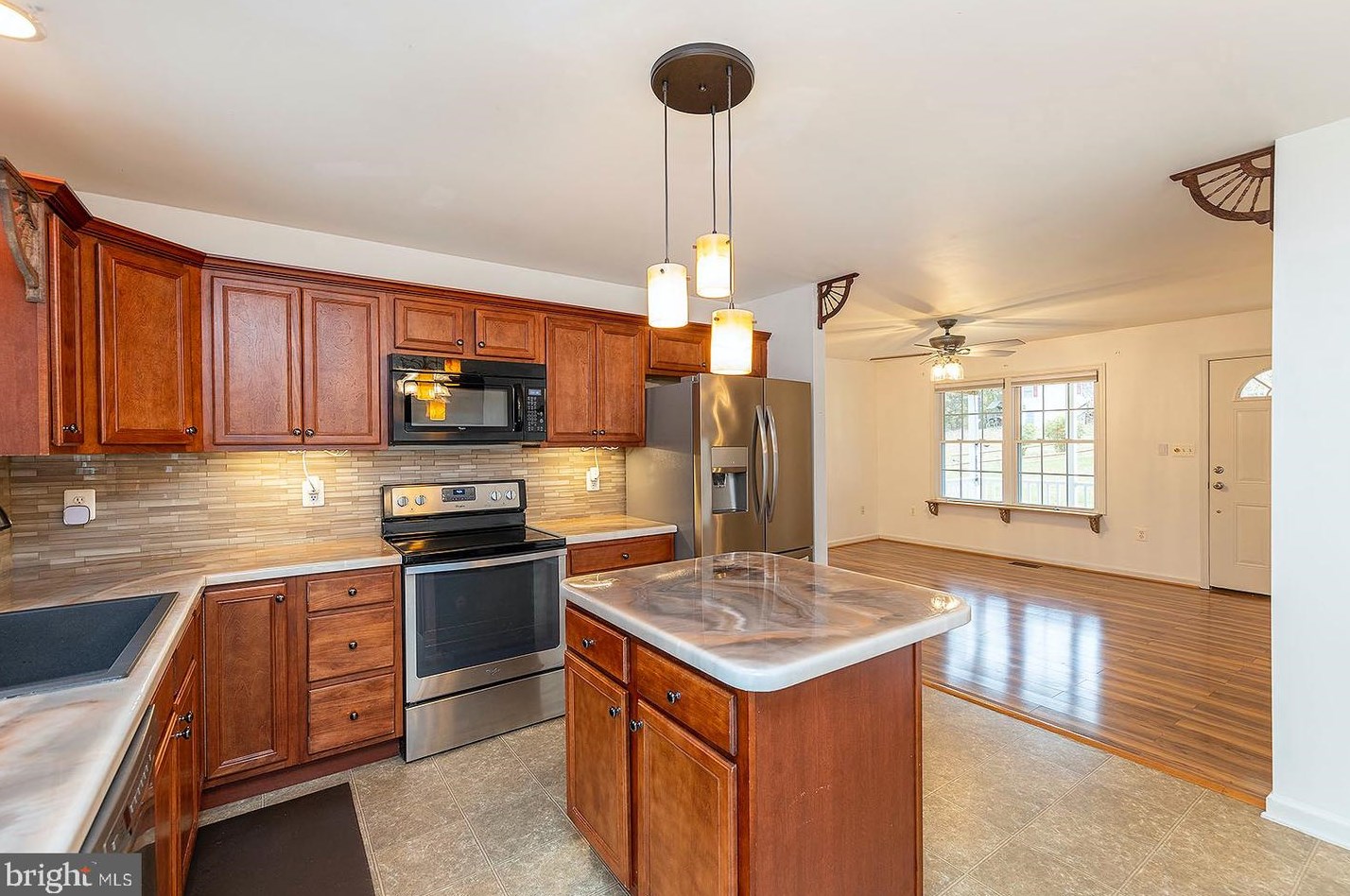 47 Willow Rd, Front Royal VA  22630-8984 exterior