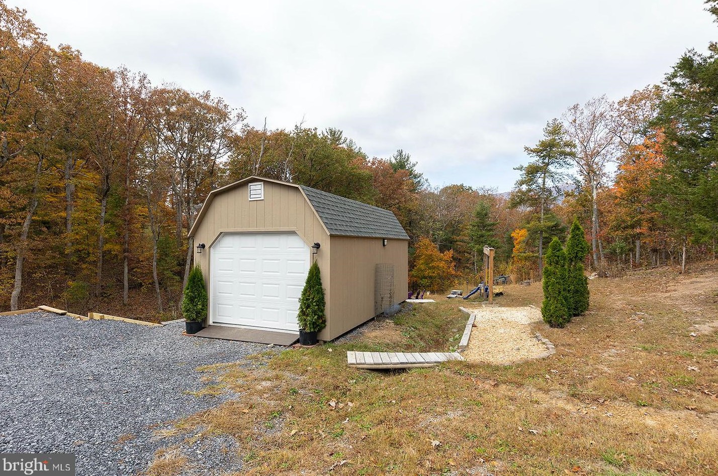 47 Willow Rd, Front Royal VA  22630-8984 exterior