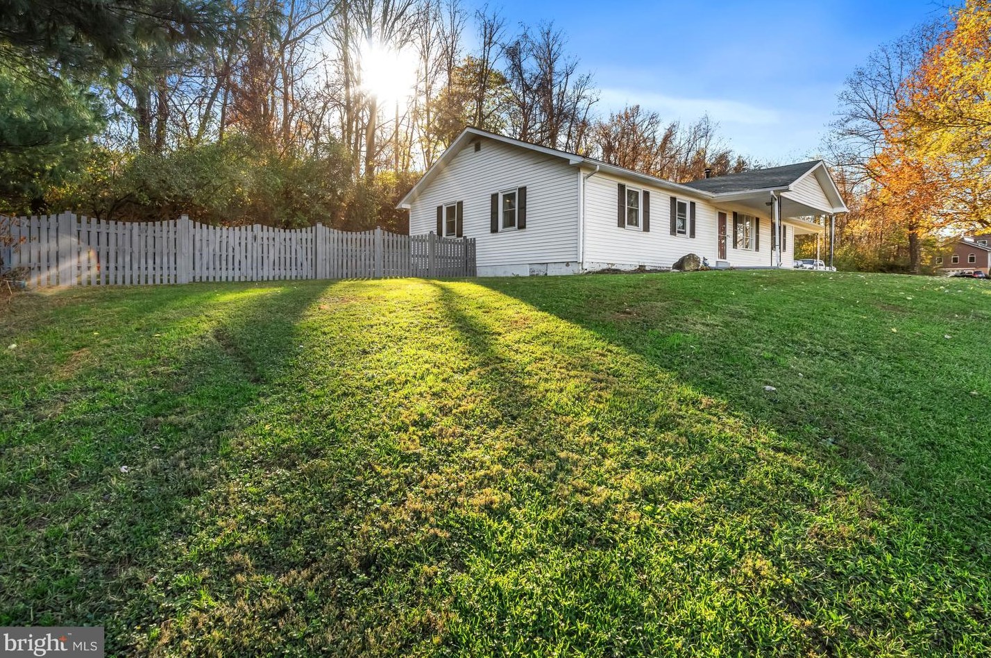 180 Oak Heights Rd, Front Royal VA  22630-5804 exterior