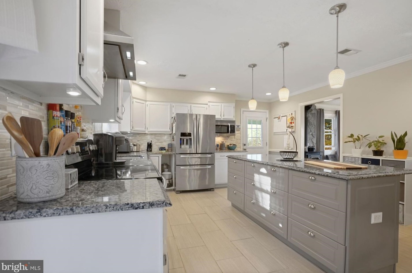 180 Oak Hts Rd, Front Royal VA  22630-5806 exterior
