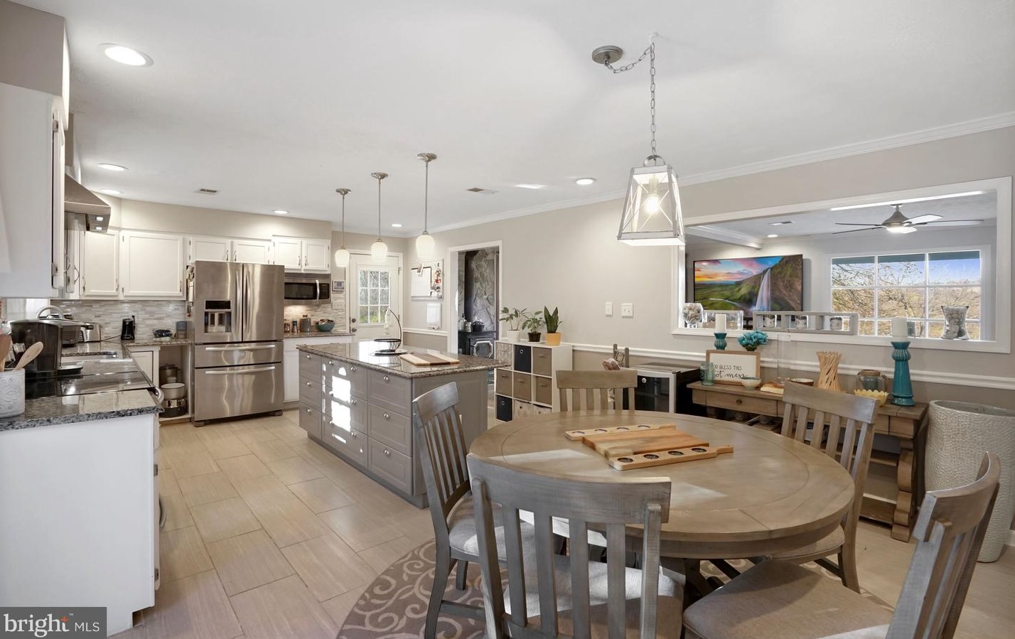 180 Oak Hts Rd, Front Royal VA  22630-5806 exterior
