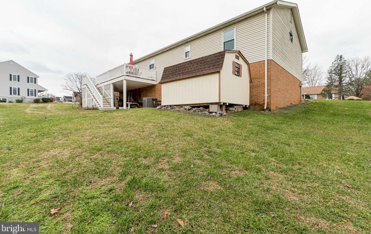 612 Meadow Ln, Front Royal VA  22630-5320 exterior