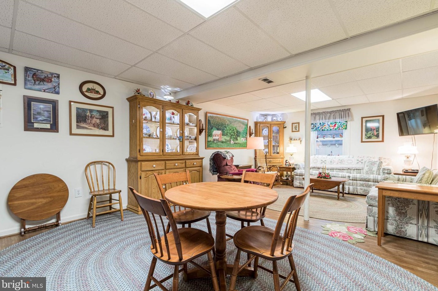 612 Meadow Ln, Front Royal VA  22630-5320 exterior