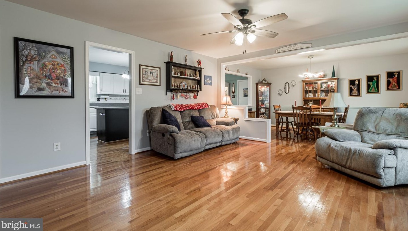 612 Meadow Ln, Front Royal VA  22630-5320 exterior