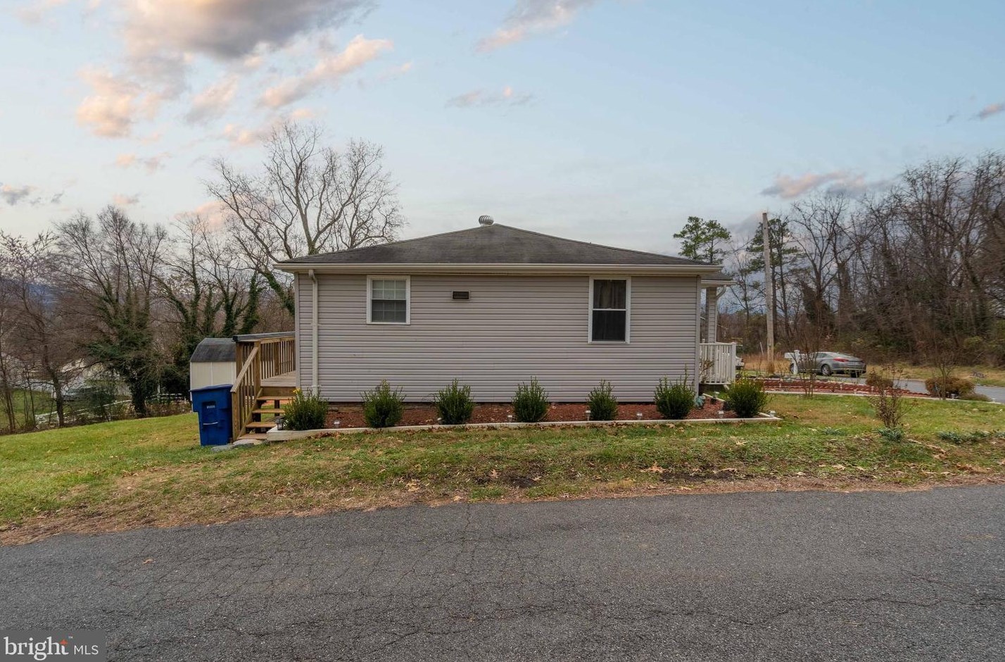 1343 Warren Ave, Front Royal VA  22630-4162 exterior