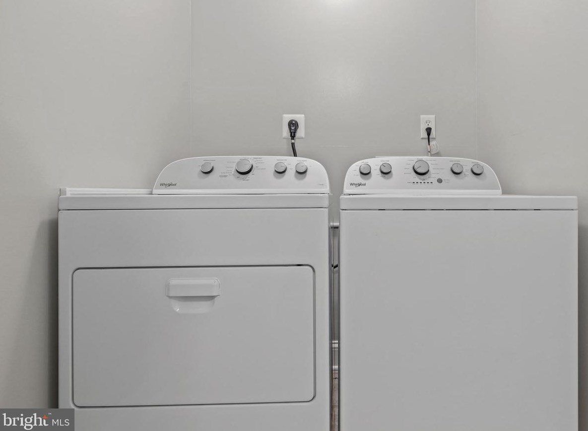 499 Rome Beauty Dr, Linden VA  22642-6441 exterior