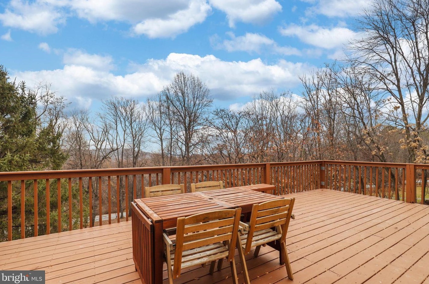 499 Rome Beauty Dr, Linden VA  22642-6441 exterior