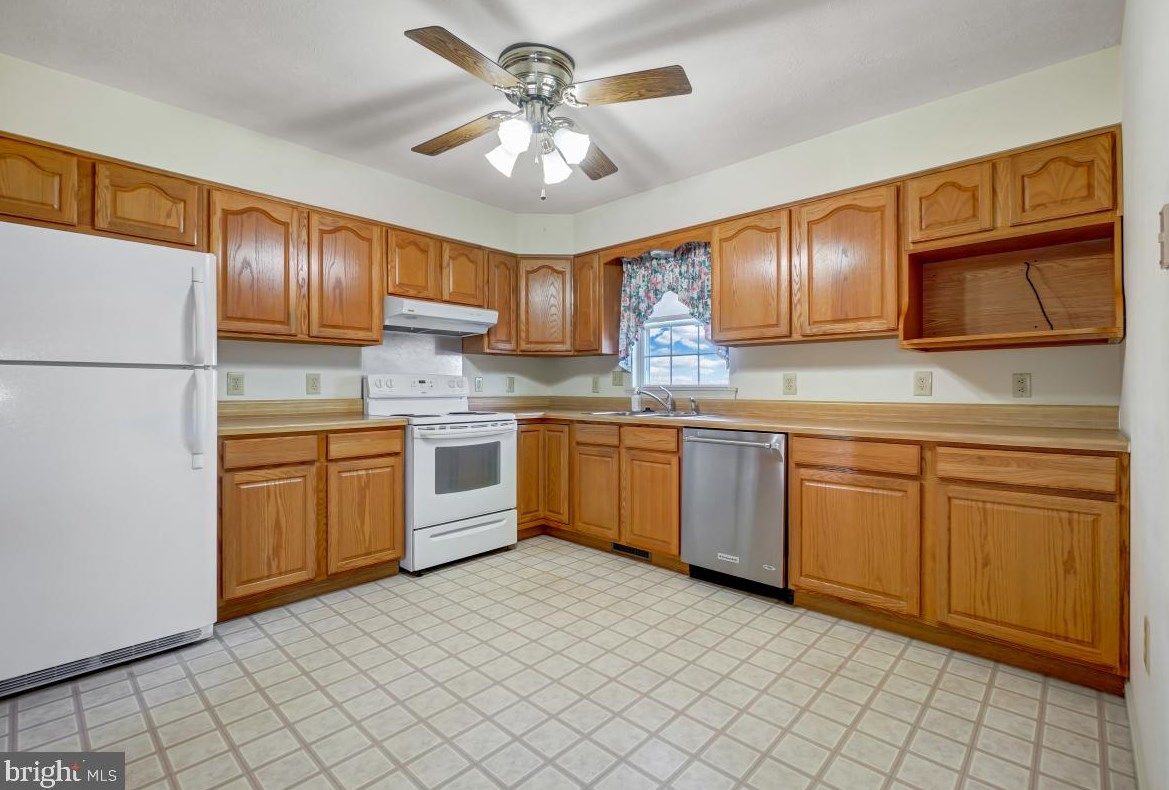 1141 Kesler Rd, Front Royal VA  22630-4661 exterior