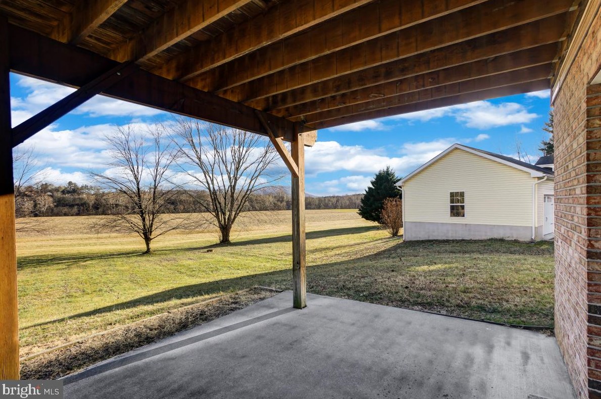 1141 Kesler Rd, Front Royal VA  22630-4661 exterior