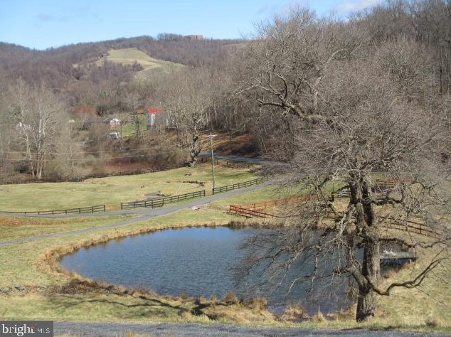 1437 Fiery Run Rd, Linden VA  22642-6636 exterior