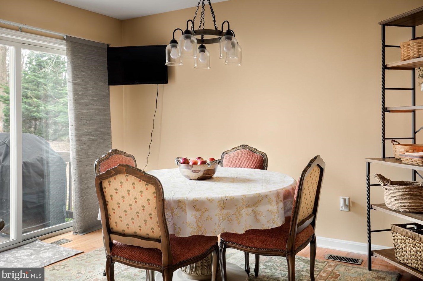 72 Pocahontas Rd, Front Royal VA  22630-5712 exterior