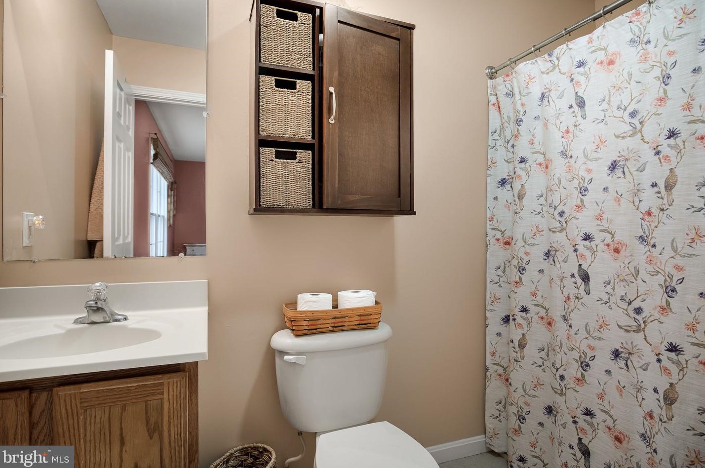 72 Pocahontas Rd, Front Royal VA  22630-5712 exterior