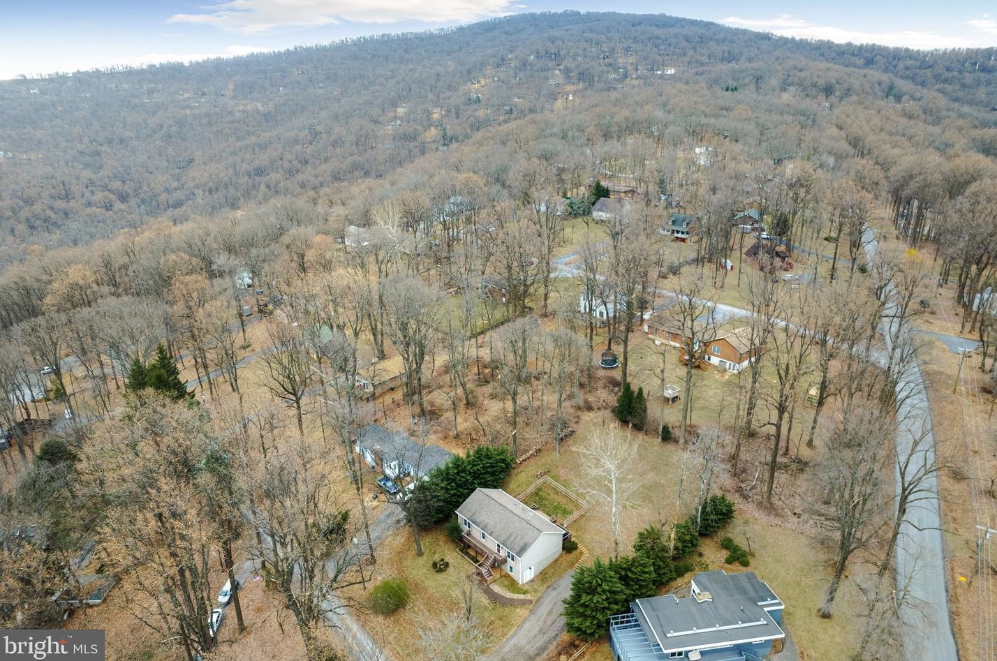 72 Pocahontas Rd, Front Royal VA  22630-5712 exterior