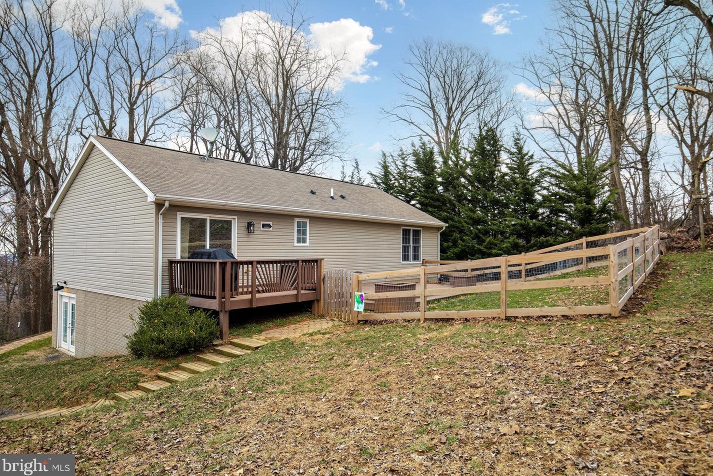 72 Pocahontas Rd, Front Royal VA  22630-5712 exterior