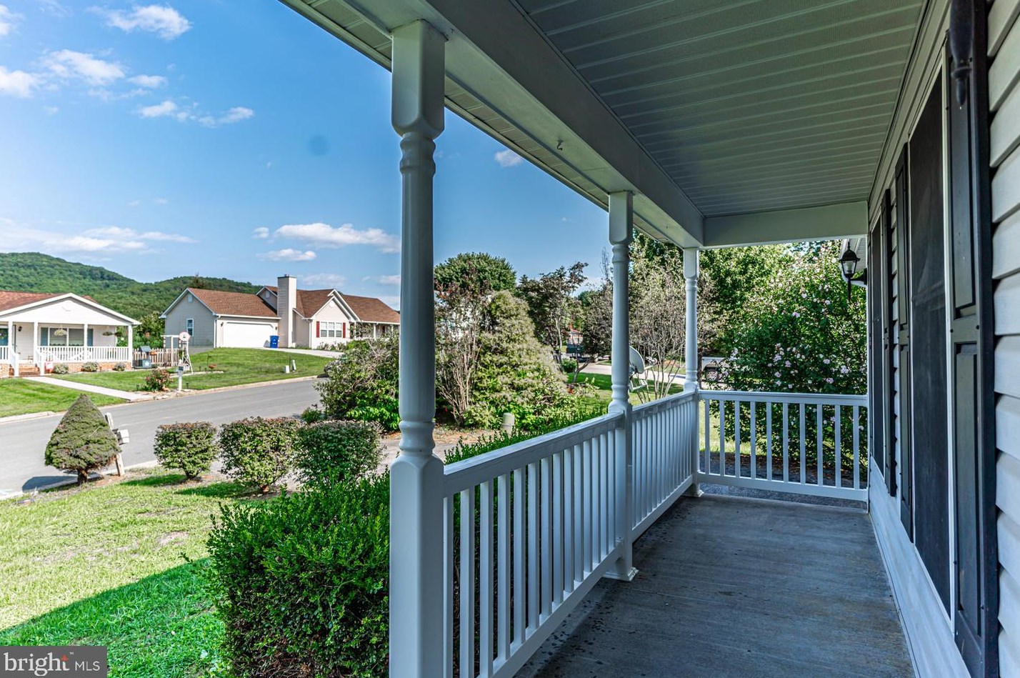 121 Nottingham Ct, Front Royal VA  22630-4592 exterior