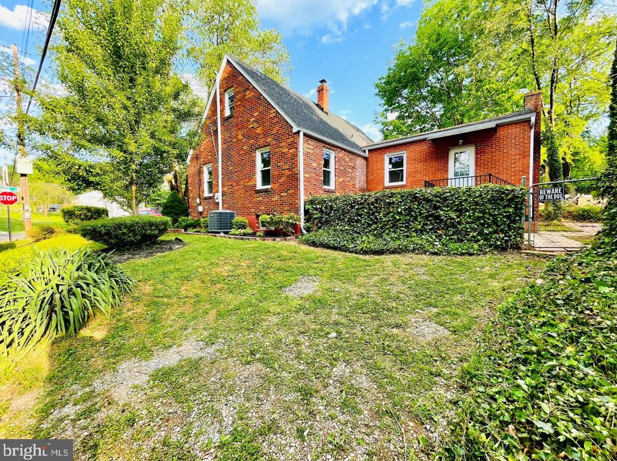 400 Duncan Ave, Front Royal VA  22630-2418 exterior