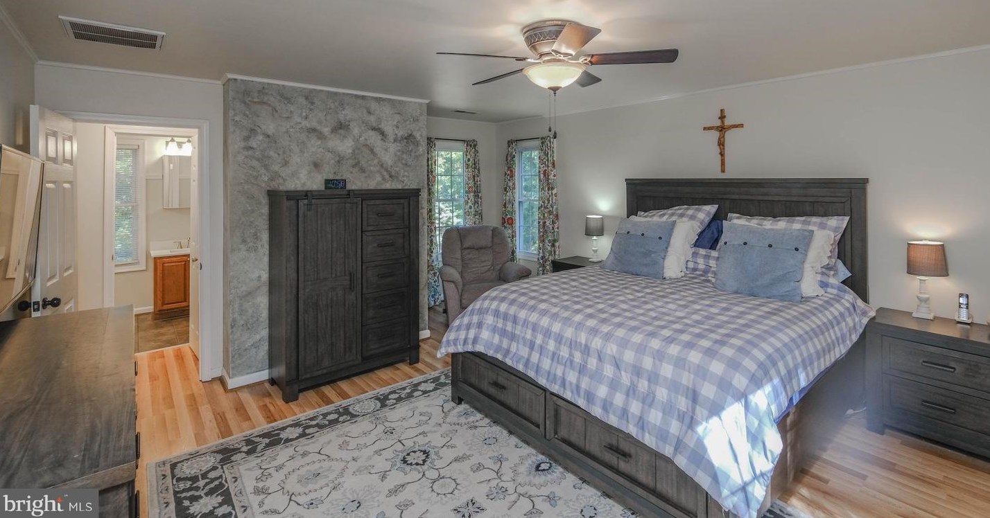 8370 Stonewall Jackson Hwy, Front Royal VA  22630-4947 exterior