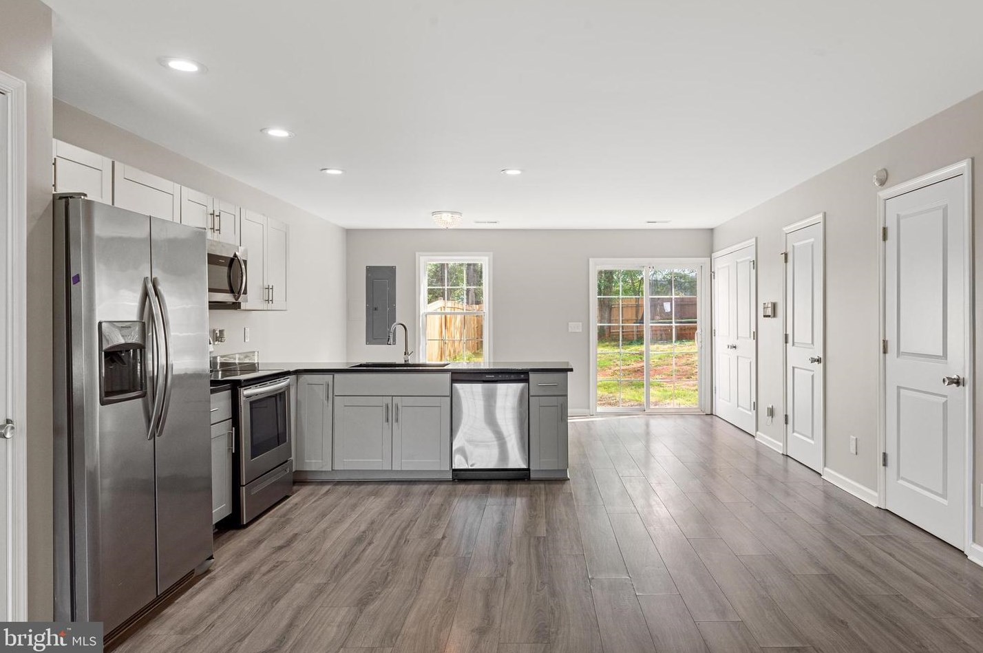 720 Parkview Dr, Front Royal VA  22630-2214 exterior