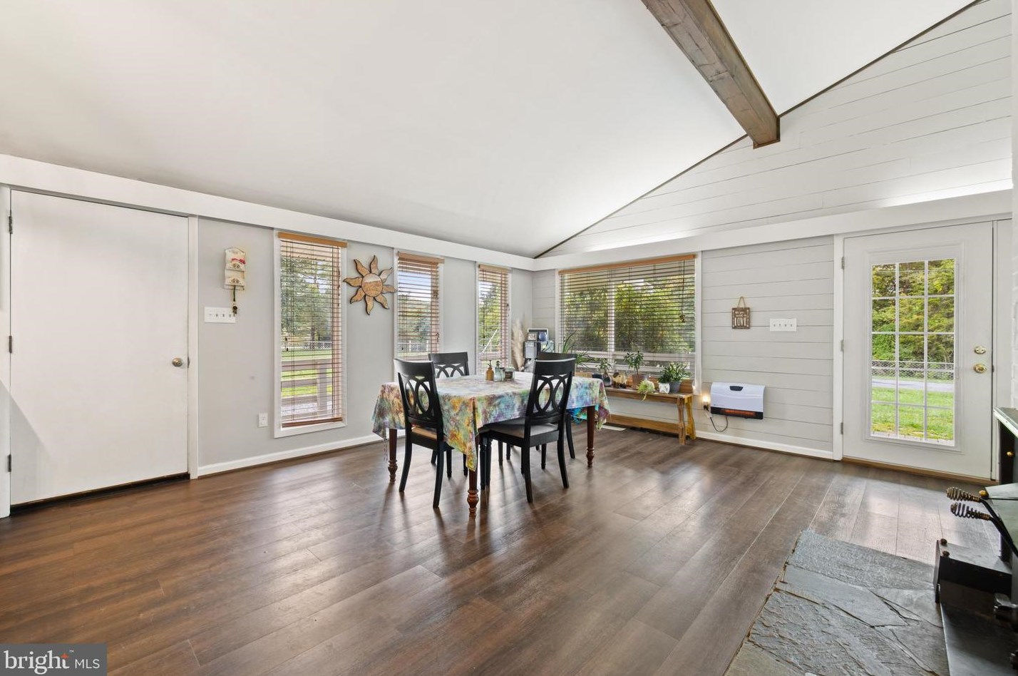 249 Youngs Dr, Front Royal VA  22630-4456 exterior