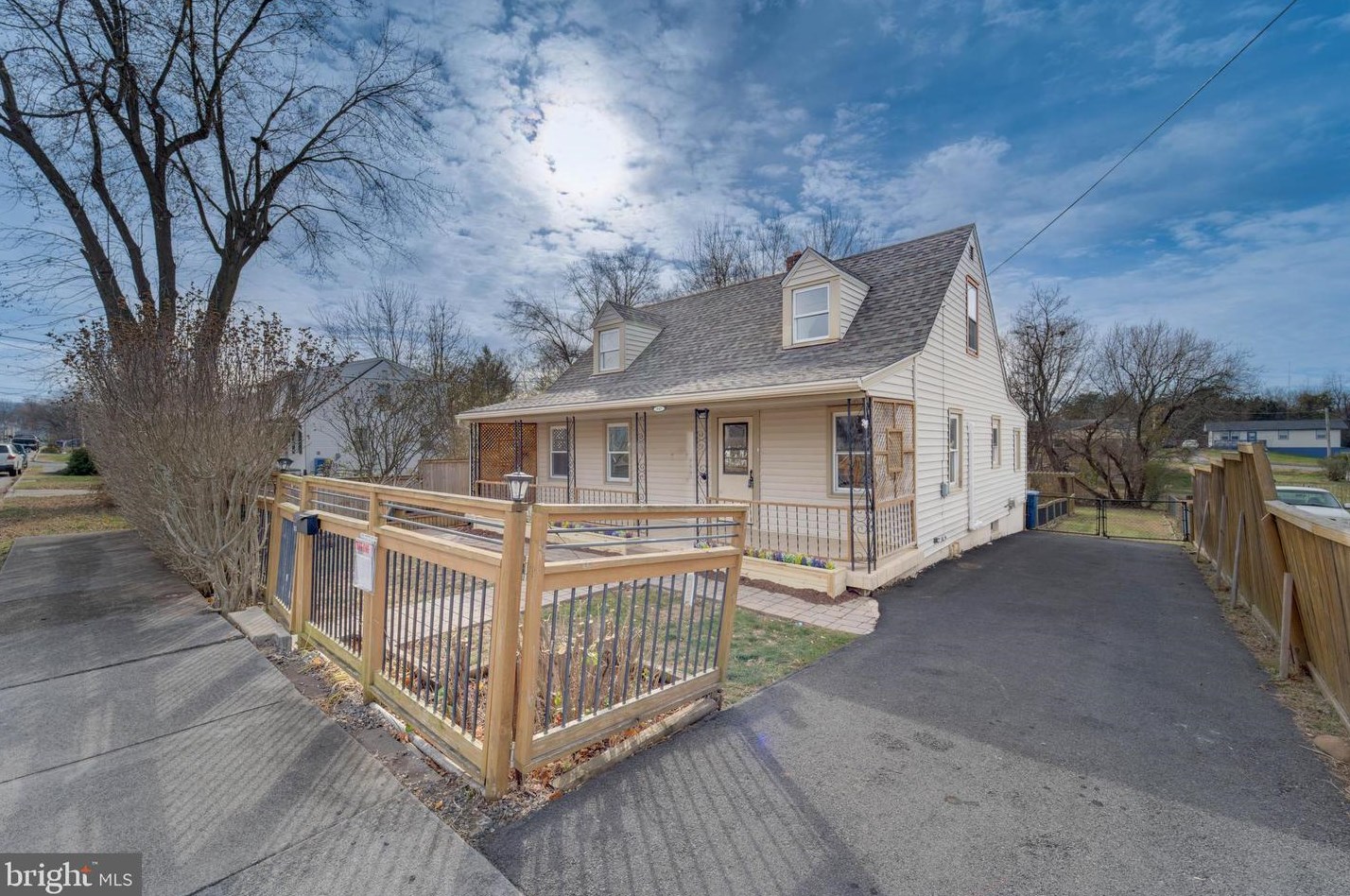 812 13th St, Front Royal VA  22630-2914 exterior