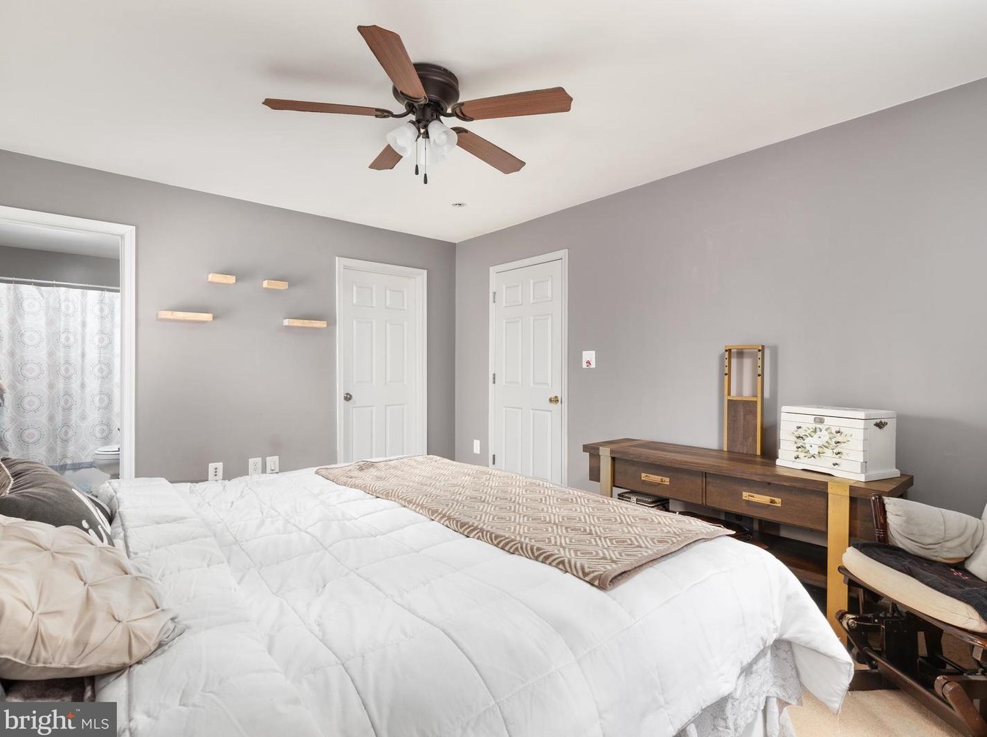 4079 Blue Mountain Rd, Front Royal VA  22630-3880 exterior