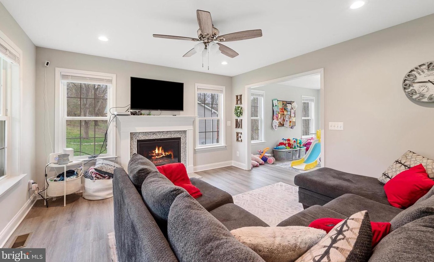 117 Apple Way, Front Royal VA  22630-9330 exterior