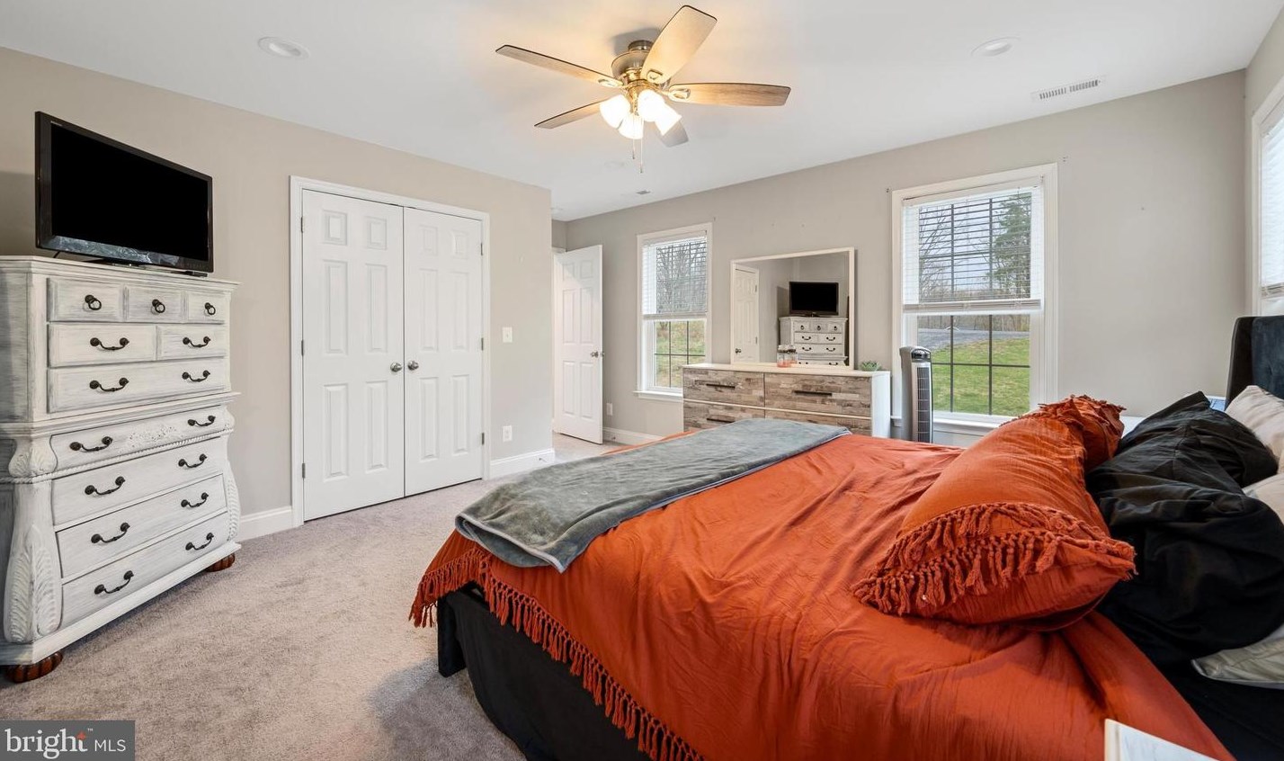 117 Apple Way, Front Royal VA  22630-9330 exterior