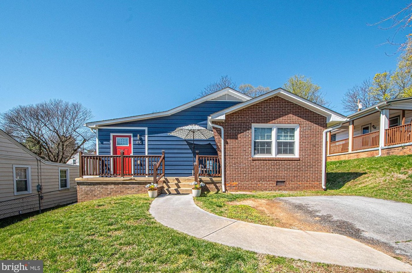810 Virginia Ave, Front Royal VA  22630-3533 exterior