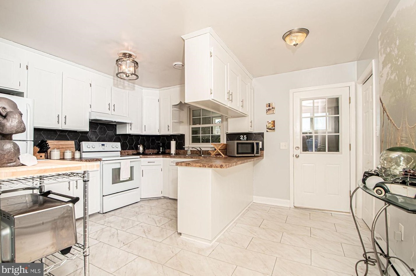 810 Virginia Ave, Front Royal VA  22630-3533 exterior