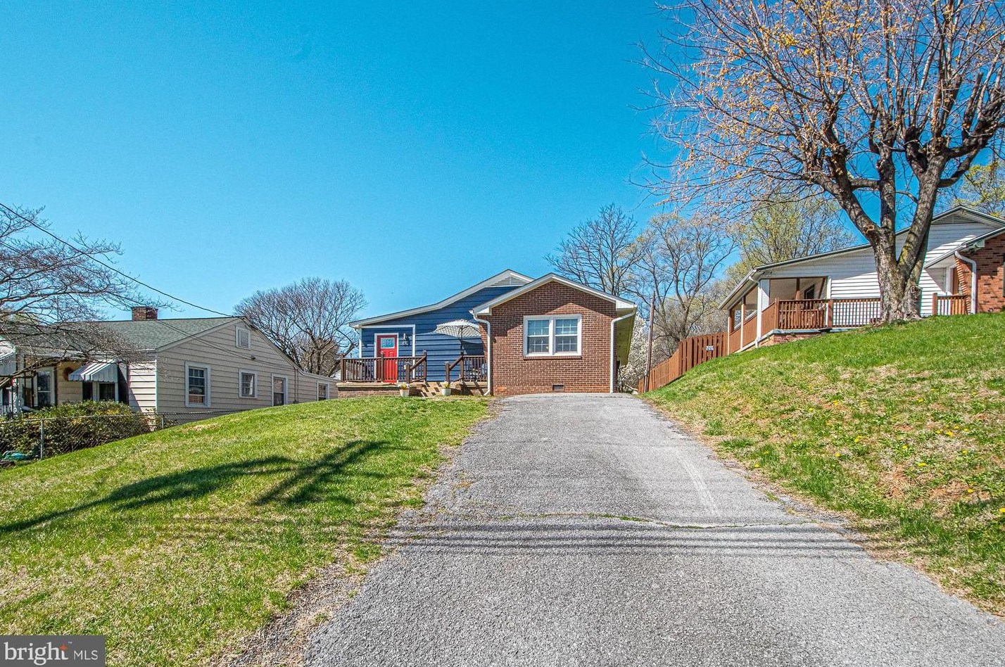 810 Virginia Ave, Front Royal VA  22630-3533 exterior