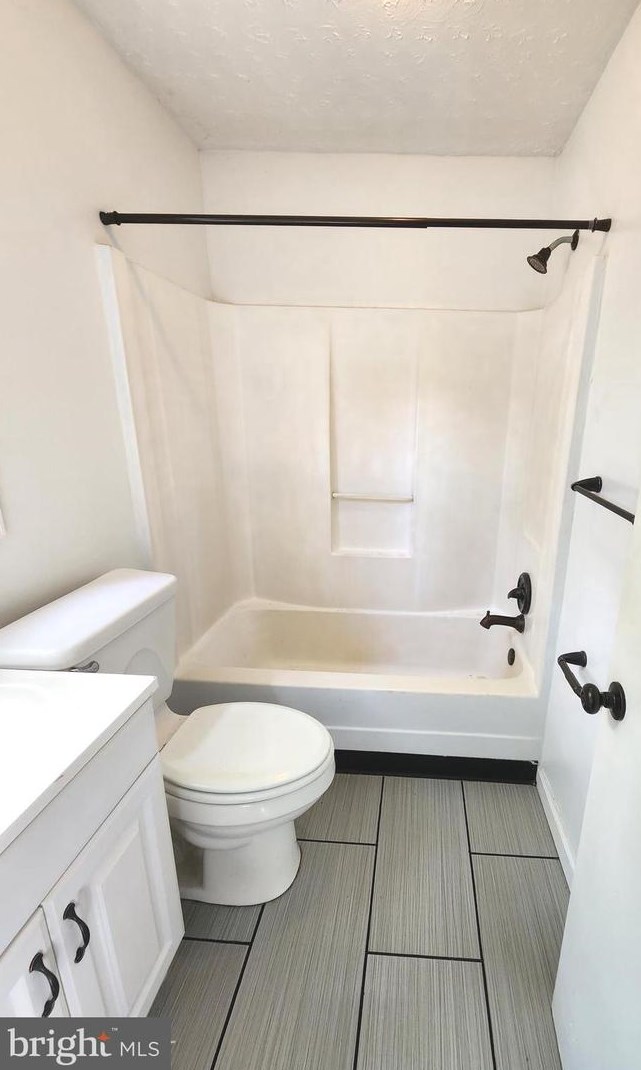 34 King David Dr, Linden VA  22642-6323 exterior