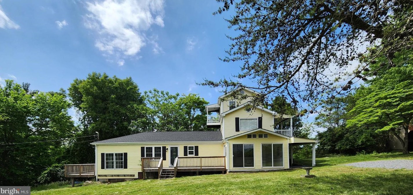 34 King David Dr, Linden VA  22642-6323 exterior