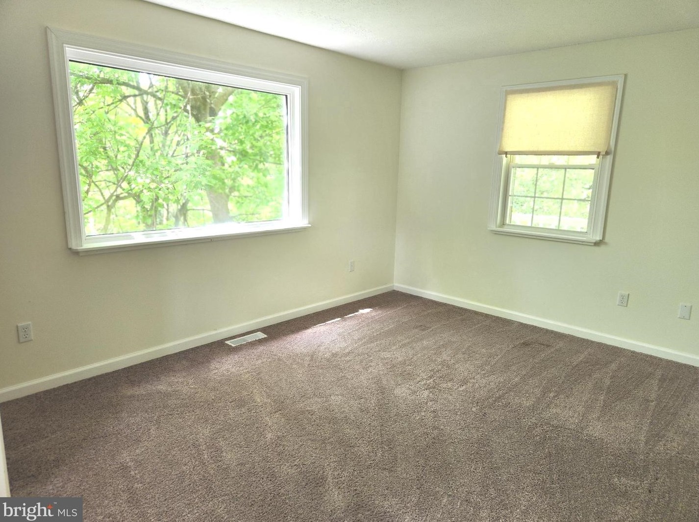 34 King David Dr, Linden VA  22642-6323 exterior