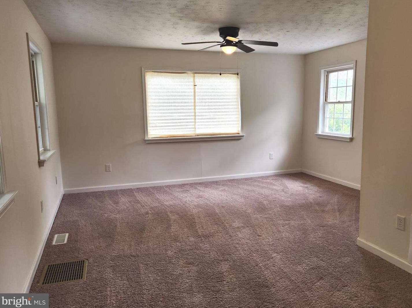 34 King David Dr, Linden VA  22642-6323 exterior