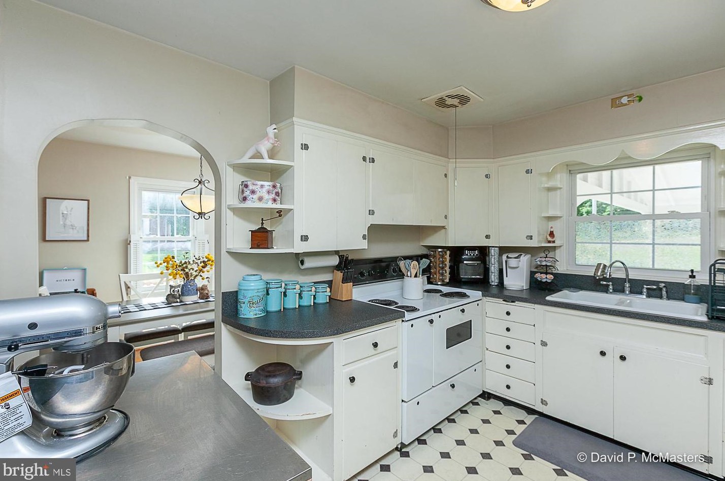 2153 Henshaw Rd, Inwood WV 25428-3485 exterior