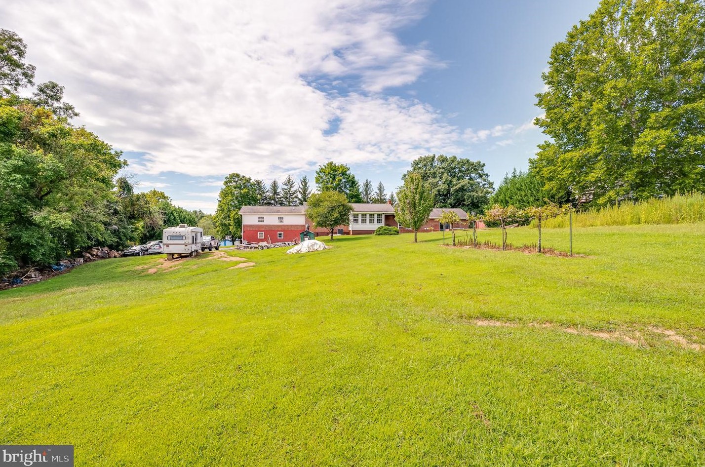 1935 Charles Town Rd, Martinsburg WV 25430-2627 exterior