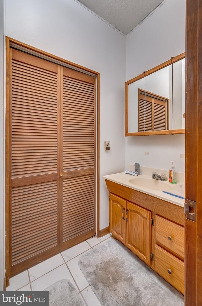 1935 Charles Town Rd, Martinsburg WV 25430-2627 exterior