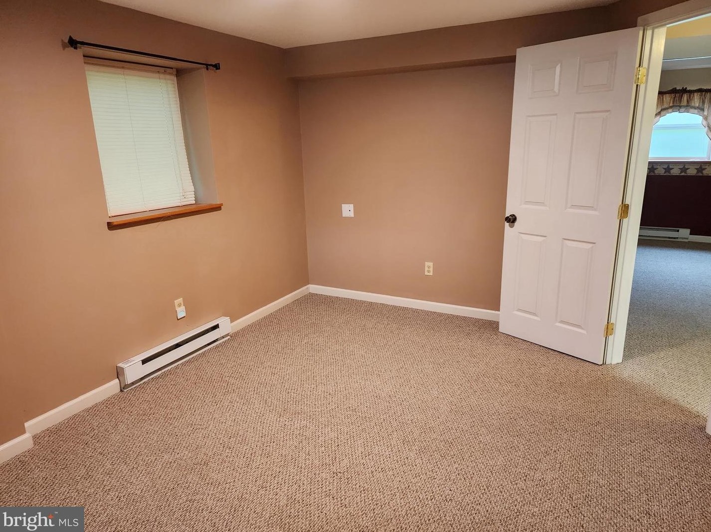 1465 Rock Clf Dr, Martinsburg WV 25401-3278 exterior