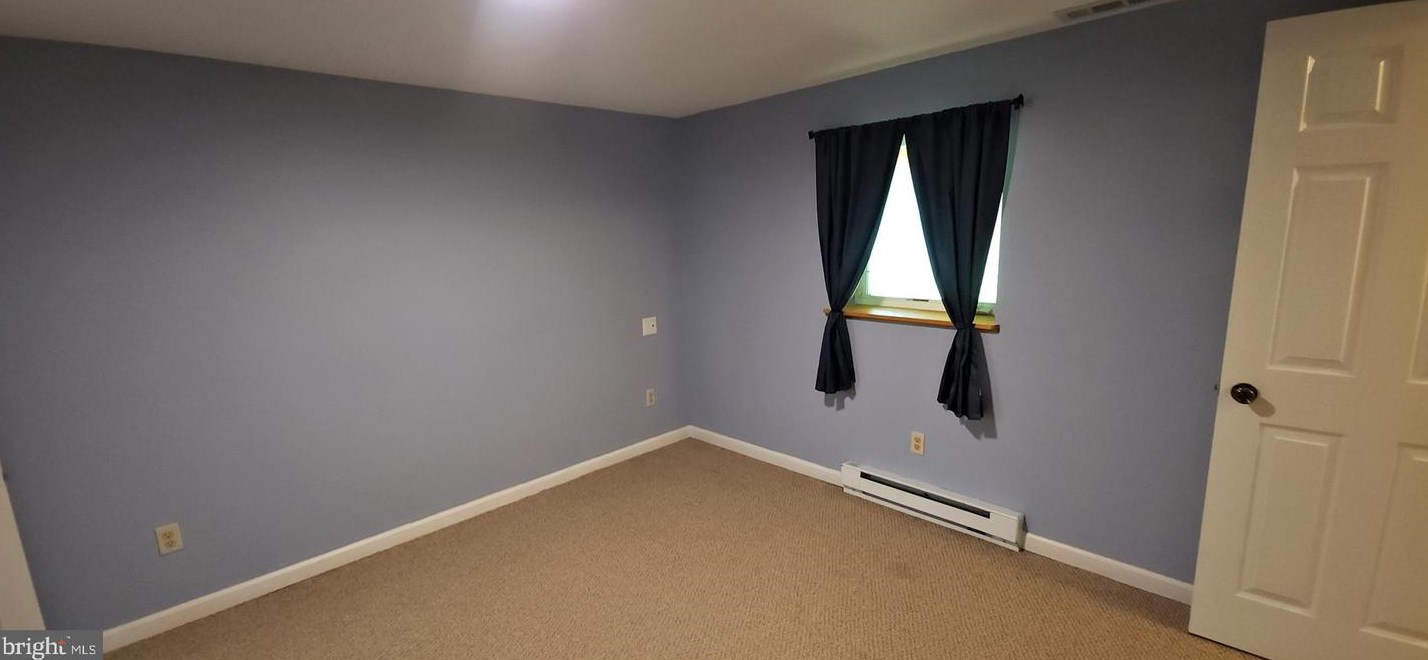 1465 Rock Clf Dr, Martinsburg WV 25401-3278 exterior