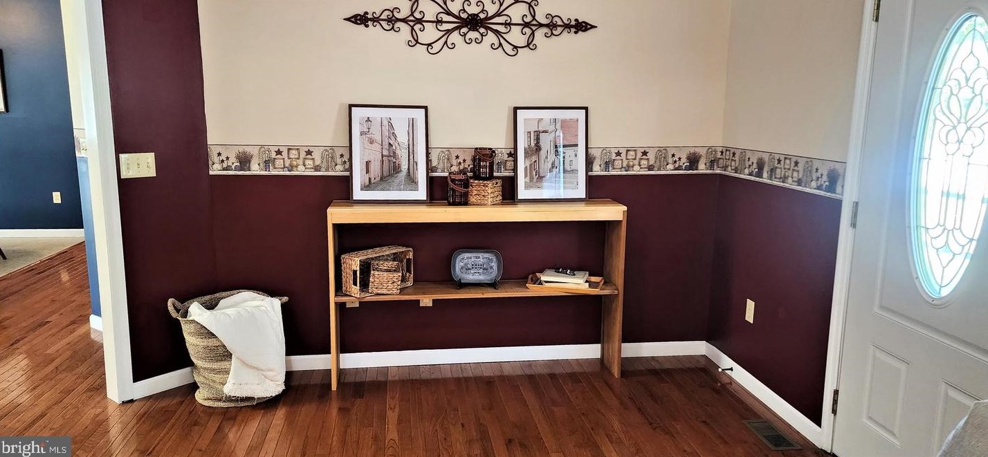 1465 Rock Clf Dr, Martinsburg WV 25401-3278 exterior