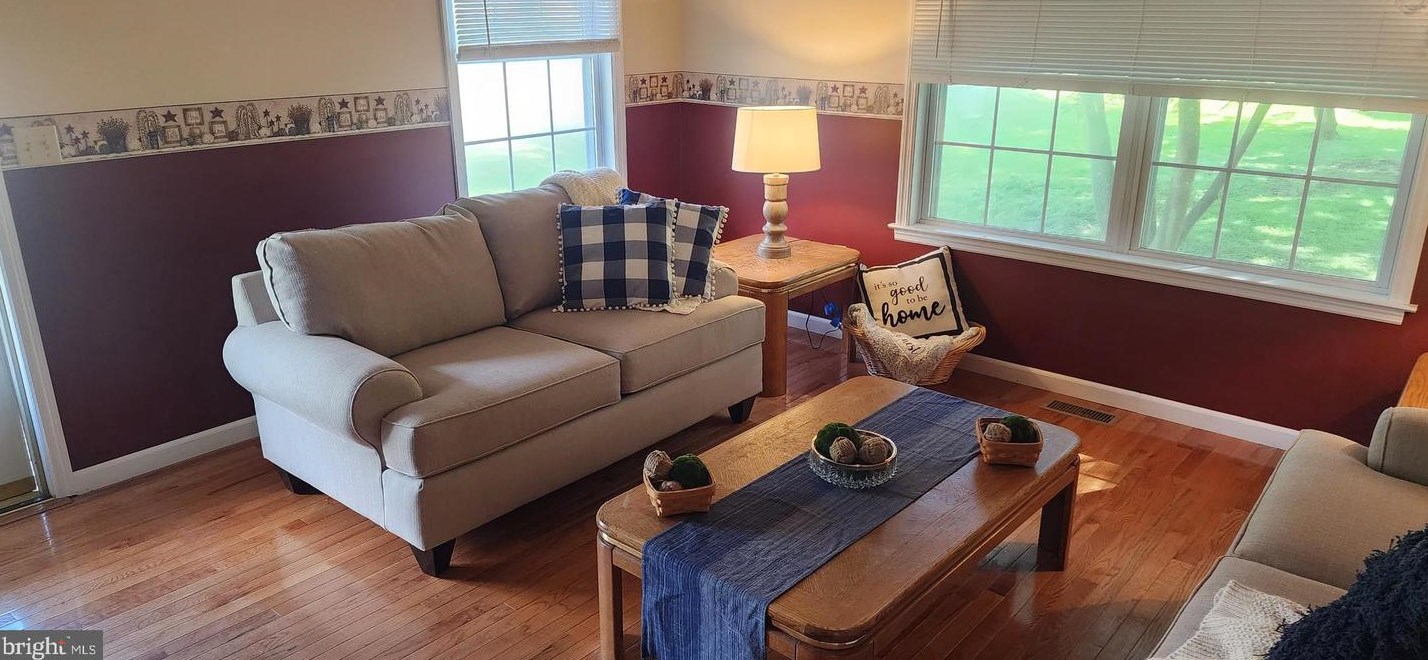 1465 Rock Clf Dr, Martinsburg WV 25401-3278 exterior