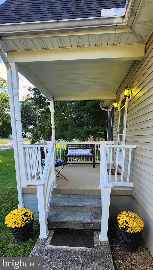 1465 Rock Clf Dr, Martinsburg WV 25401-3278 exterior