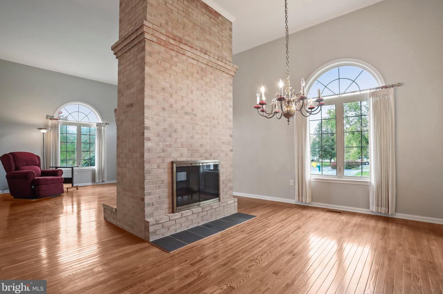 956 Caledonia Dr, Martinsburg WV 25405-5737 exterior