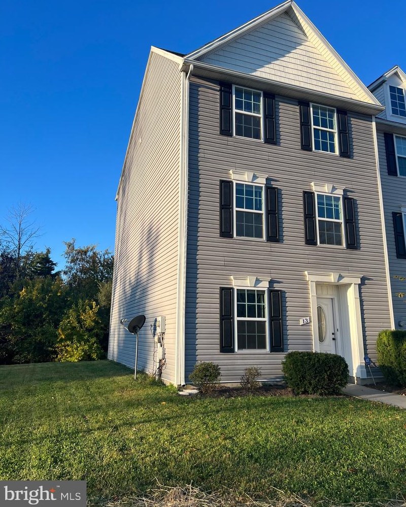 13 Envy Ct, Inwood WV  25428-2300 exterior