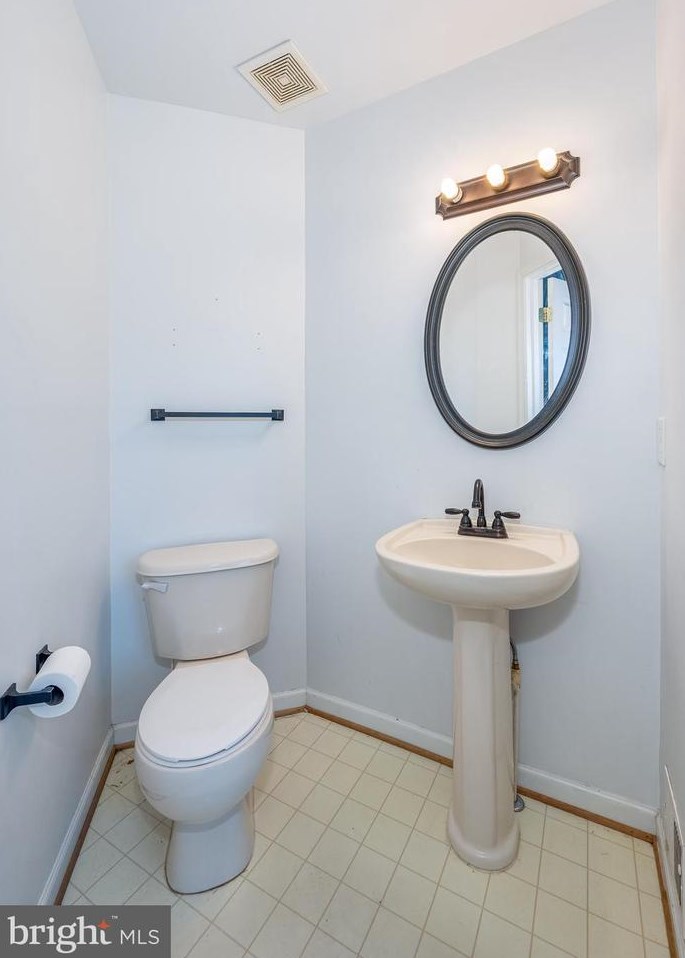 806 Desota Way, Martinsburg WV 25401-0079 exterior