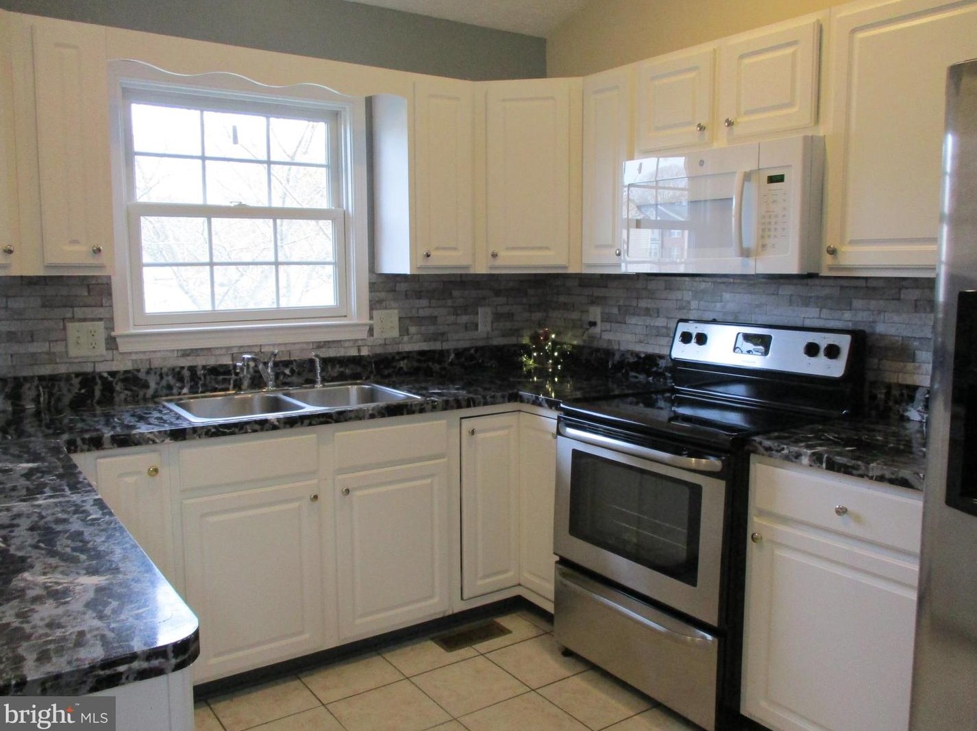 310 Talisman Dr, Martinsburg WV  25403-2284 exterior