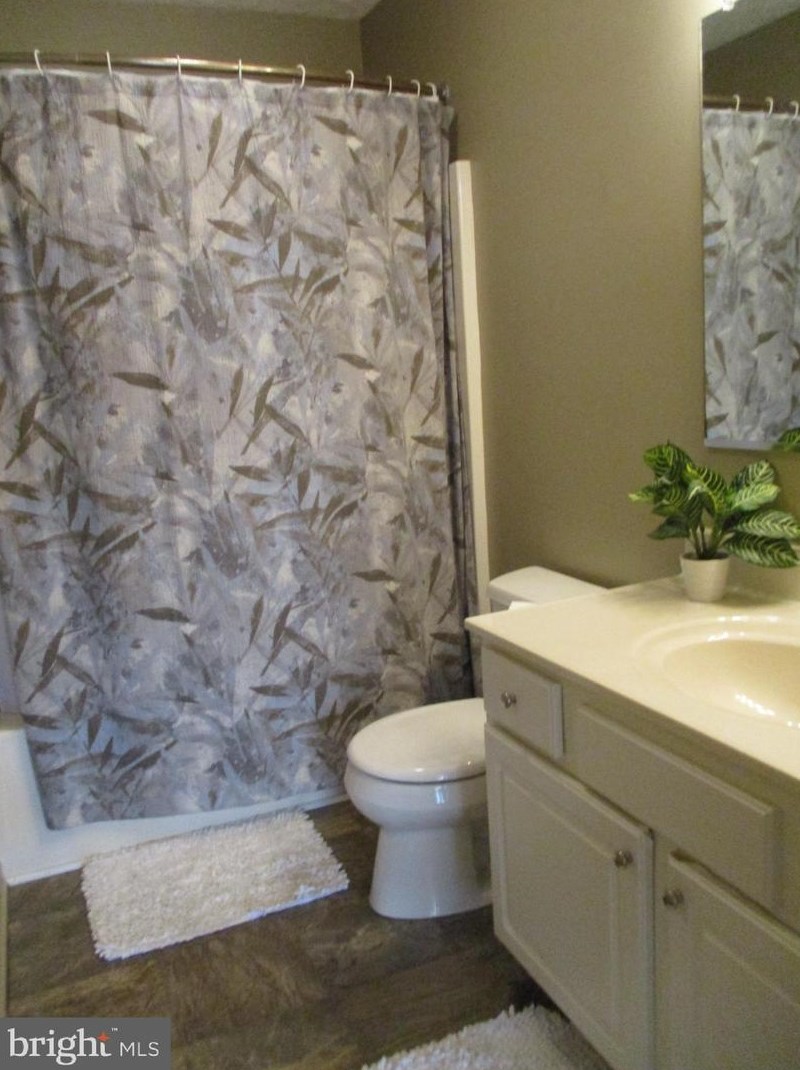 310 Talisman Dr, Martinsburg WV  25403-2284 exterior