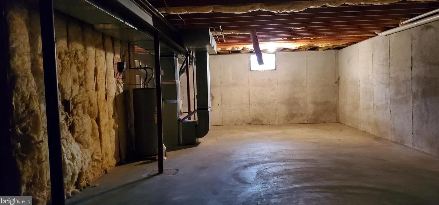 938 Caledonia Dr, Martinsburg WV 25405-5737 exterior