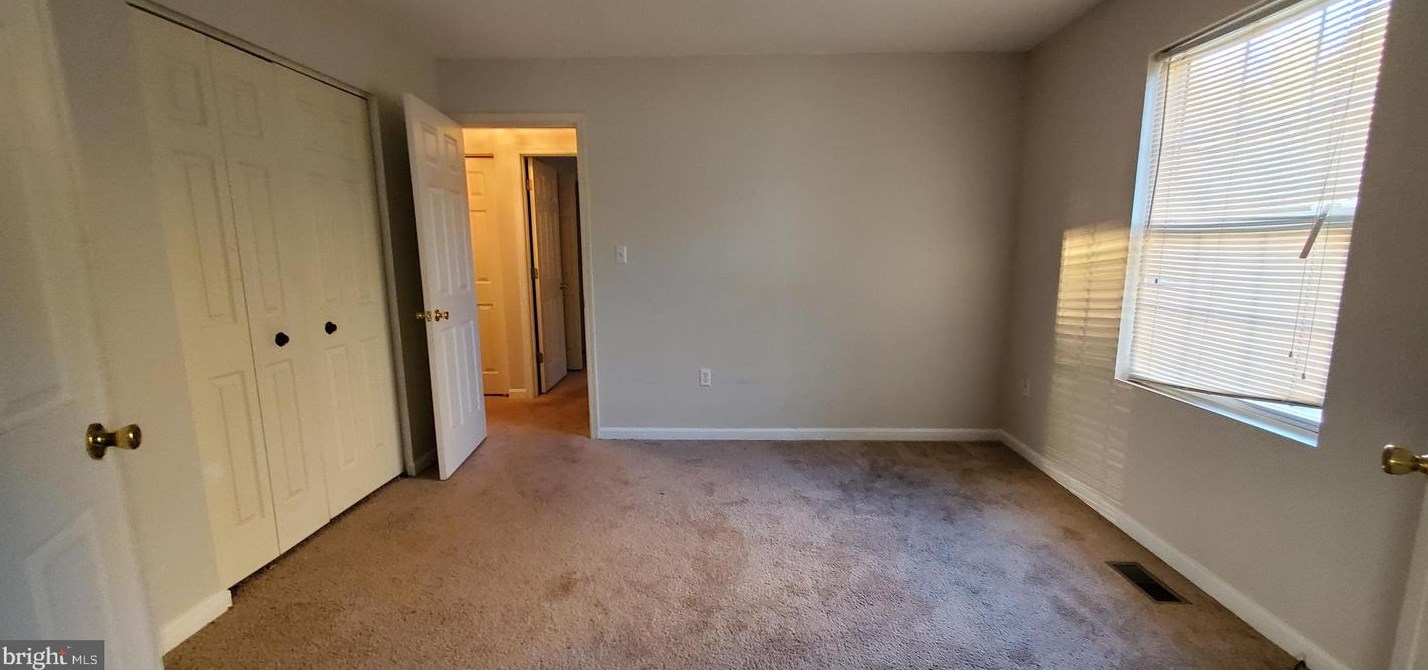 938 Caledonia Dr, Martinsburg WV 25405-5737 exterior